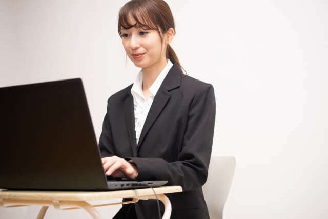 Web面接 背景はどこにすればいいの 面接官が教える適切な場所５つ 就職応援レシピ